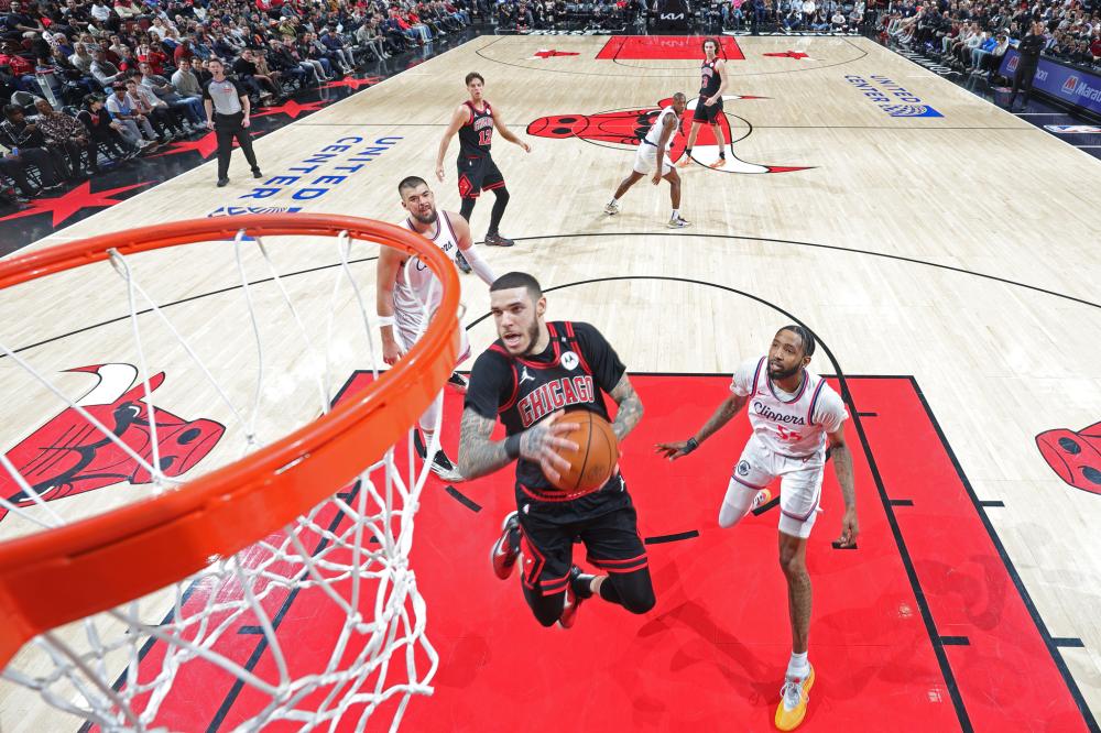 展现出了卓 展现出了卓