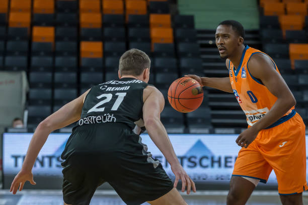 曼城走出困 曼城走出困