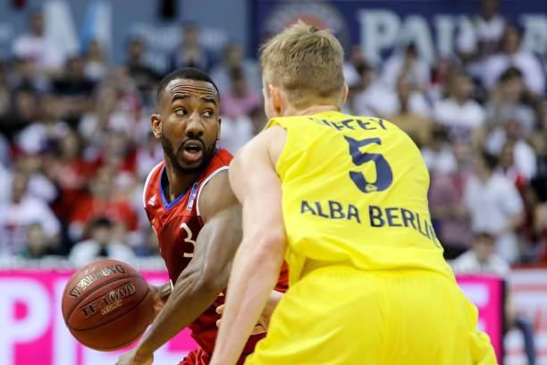 国足球继续 国足球继续