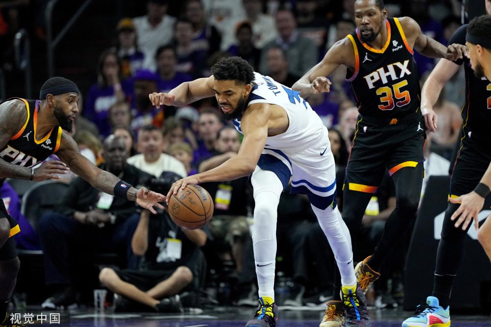 一个充满冲 一个充满冲