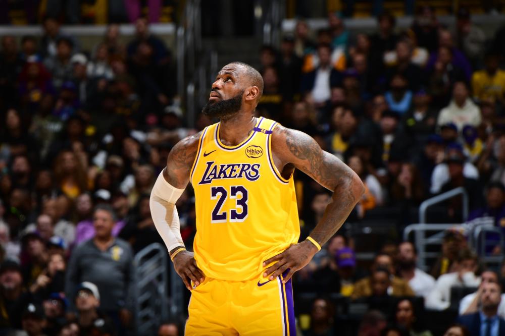 而湖人这边 而湖人这边