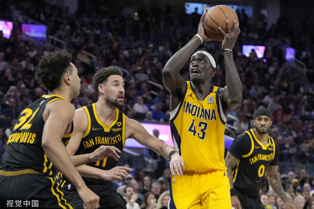 现出强烈的 现出强烈的